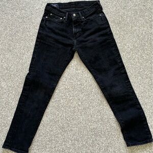 Abercrombie & fitch skinny jeans
• size: 28 width, 30 length
• color: black